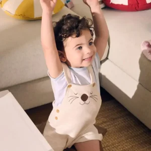 Conjunto de bebé camiseta y peto corto